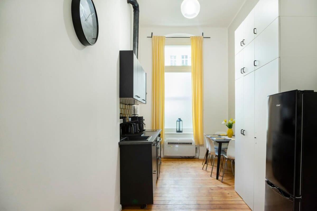 Modern Plus Ac Plus Selfcheckin Berlin Bagian luar foto